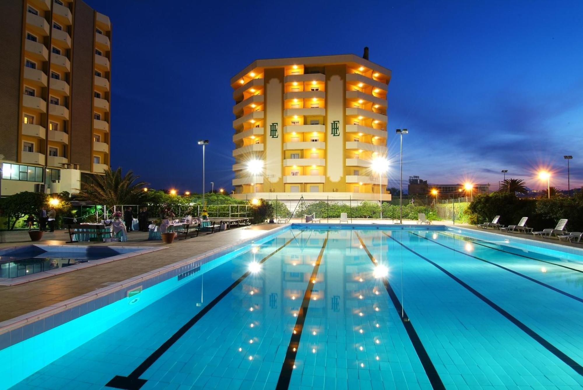 Grand Eurhotel Montesilvano Marina Esterno foto