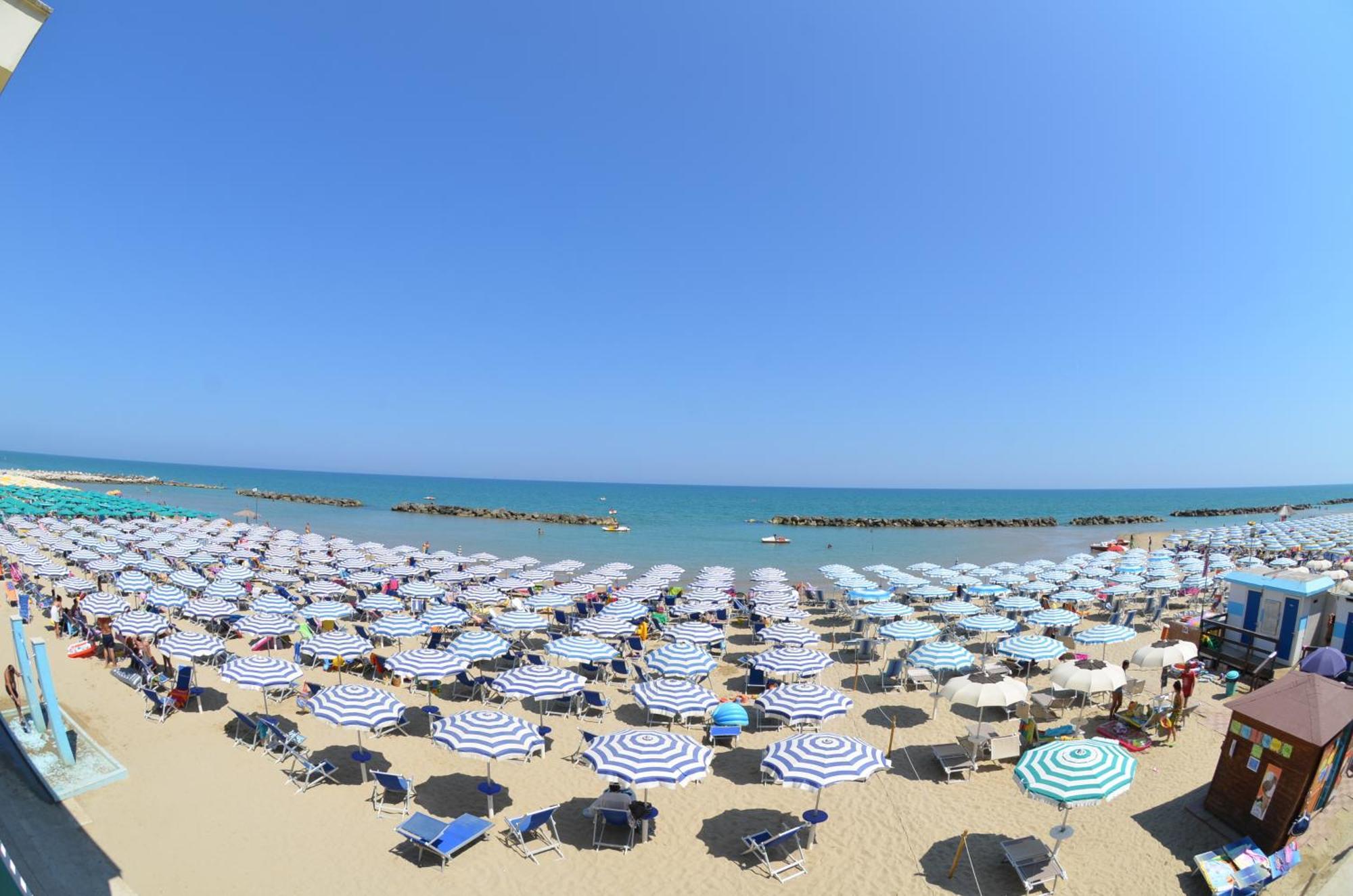 Grand Eurhotel Montesilvano Marina Esterno foto