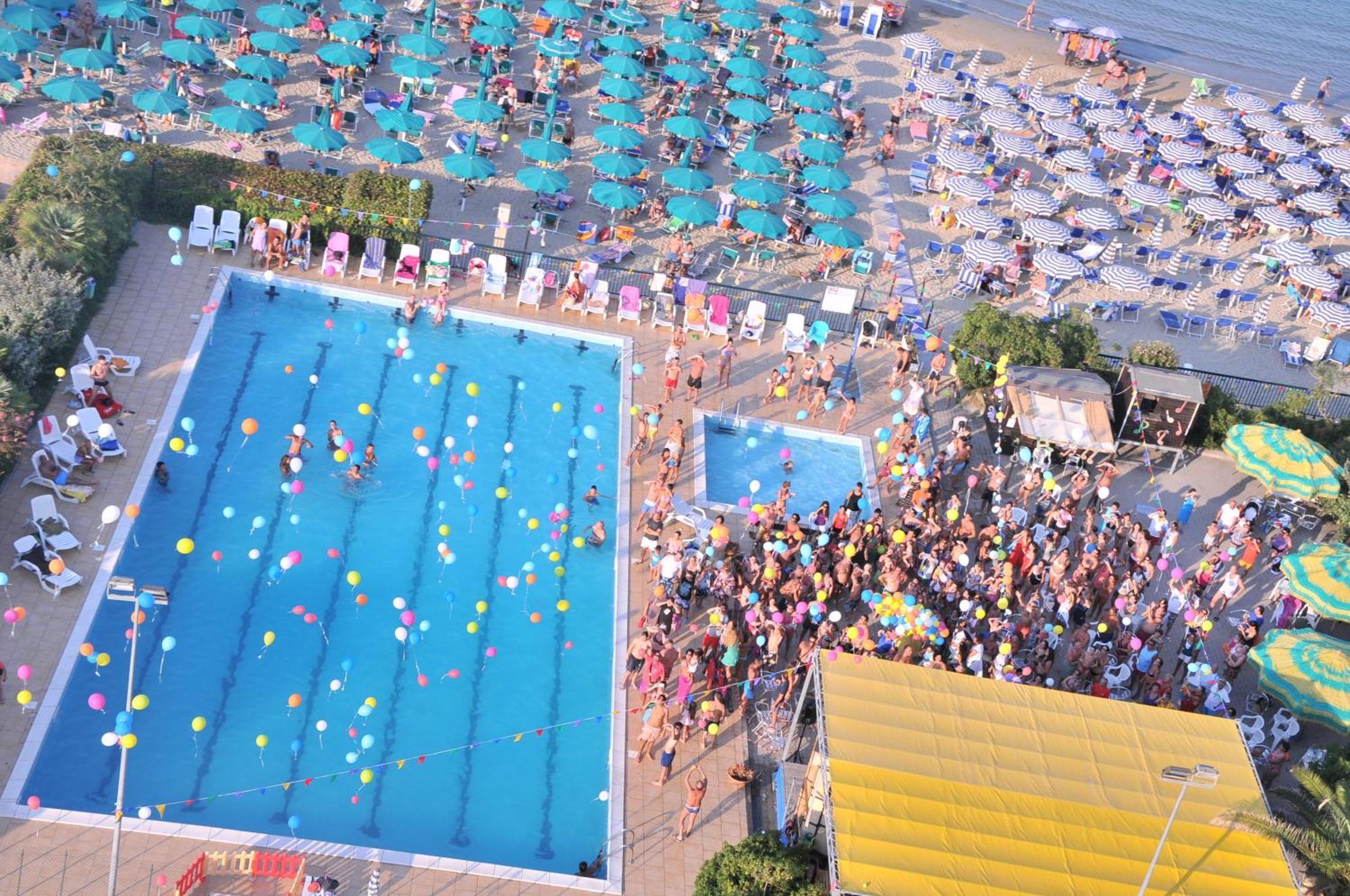Grand Eurhotel Montesilvano Marina Esterno foto