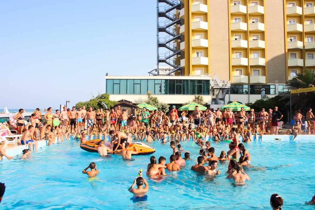 Grand Eurhotel Montesilvano Marina Esterno foto