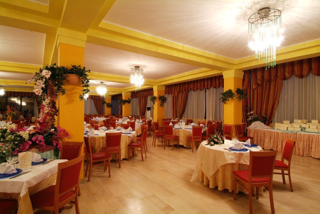 Grand Eurhotel Montesilvano Marina Esterno foto