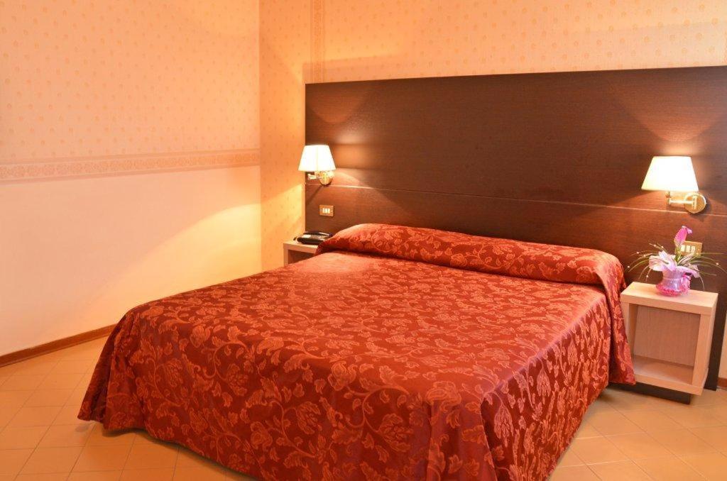 Grand Eurhotel Montesilvano Marina Esterno foto
